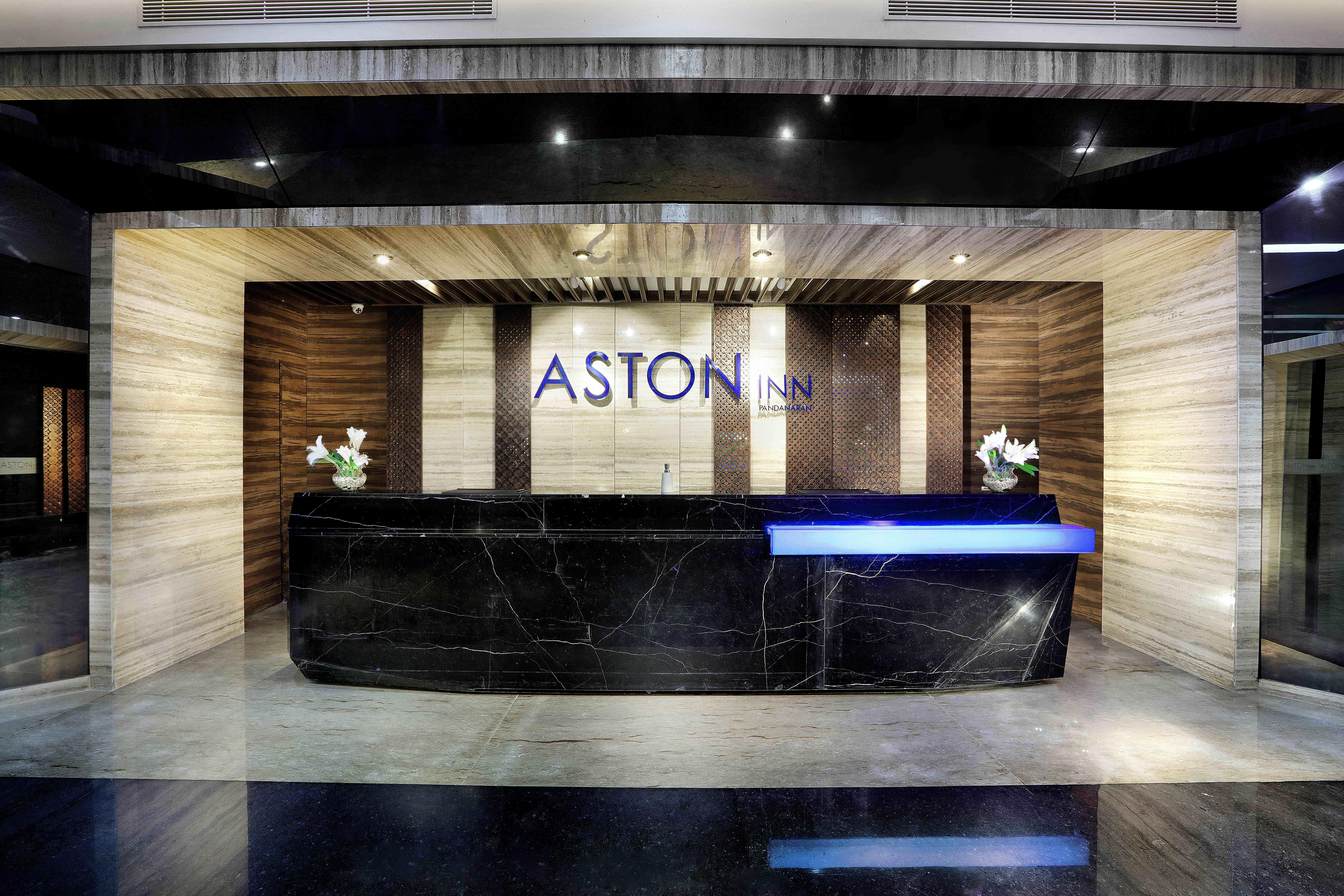 Aston Inn Pandanaran Semarang Exterior foto