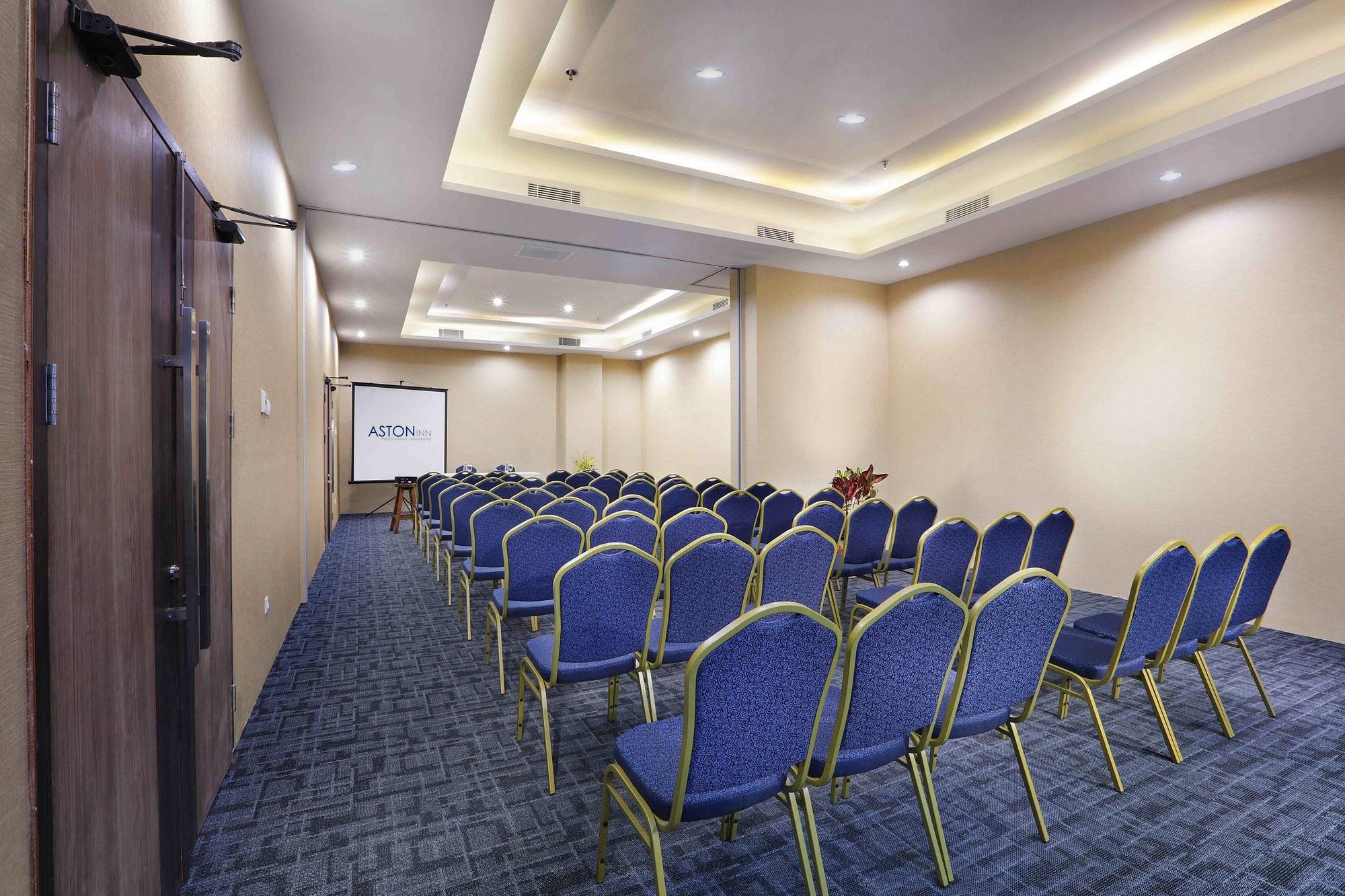 Aston Inn Pandanaran Semarang Exterior foto